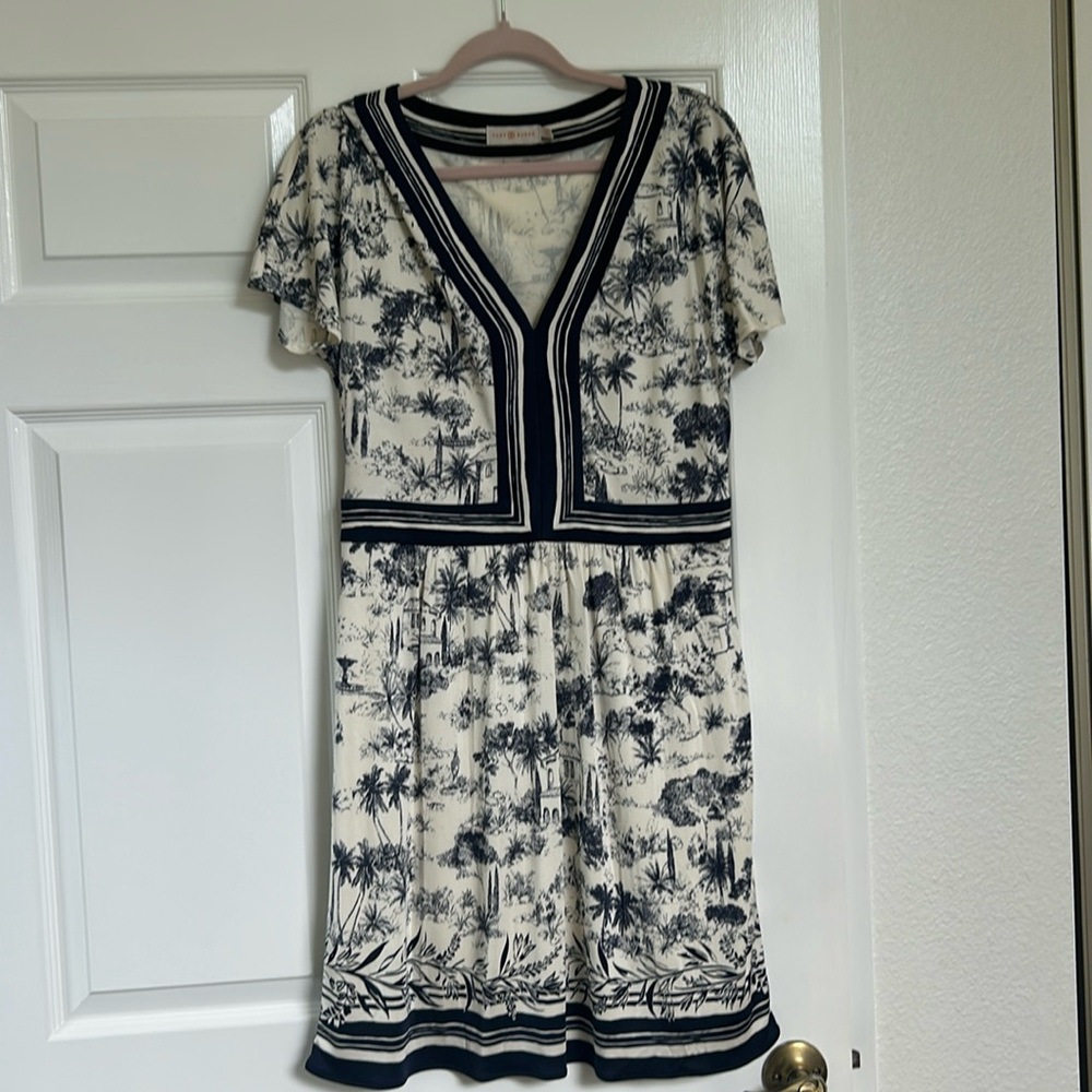 Tory Burch (stained) Dress size Large 100% silk